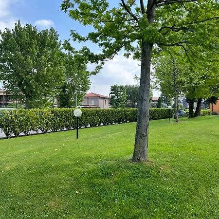 - With Lakefront Pool Apartment *