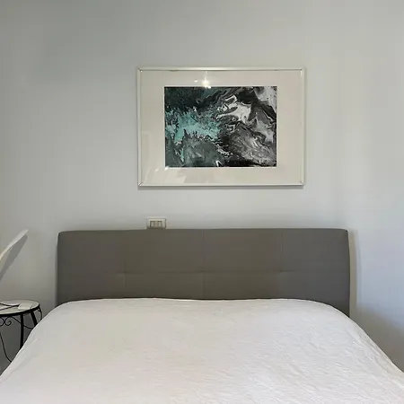 - With Lakefront Pool Apartment *