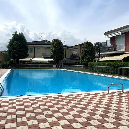 - With Lakefront Pool * Sirmione