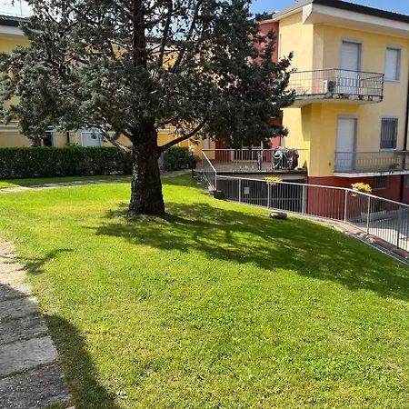 - With Lakefront Pool * Sirmione
